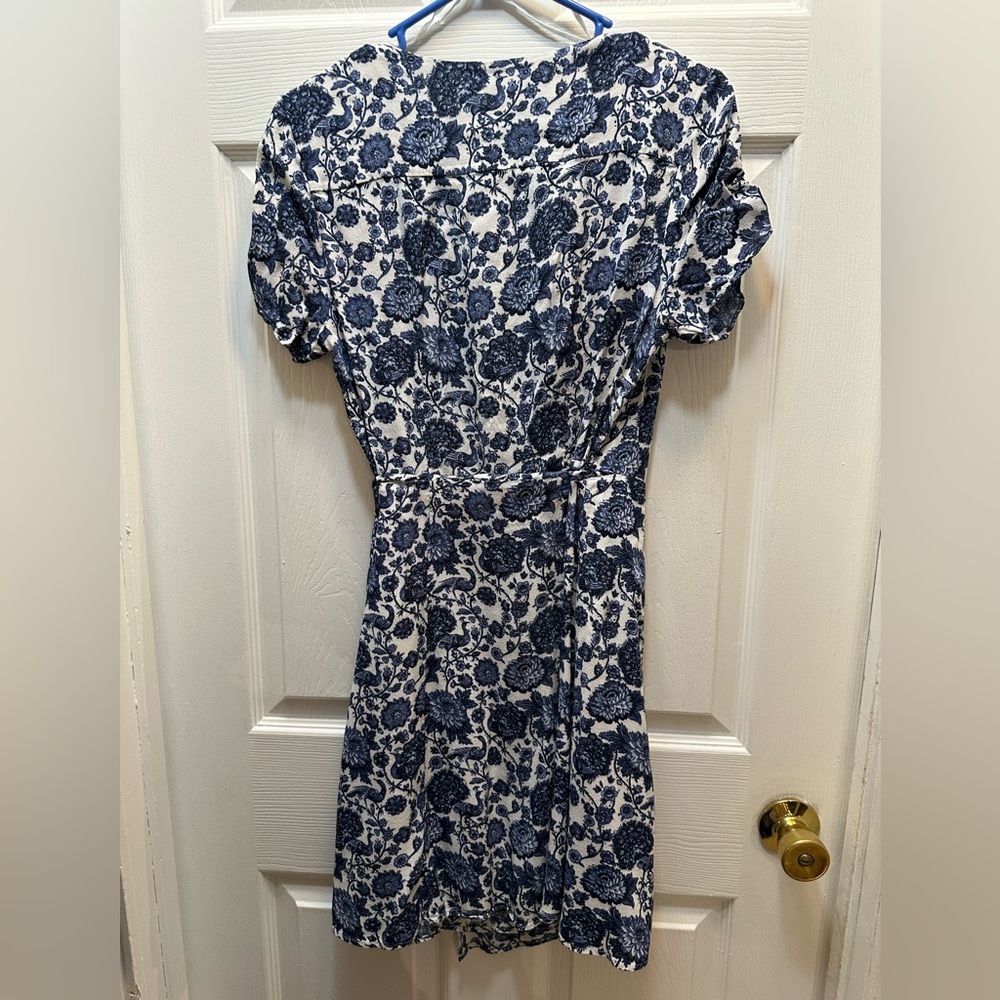& Other Stories Navy and White Floral Wrap Midi Dress - Picture 3 of 3
